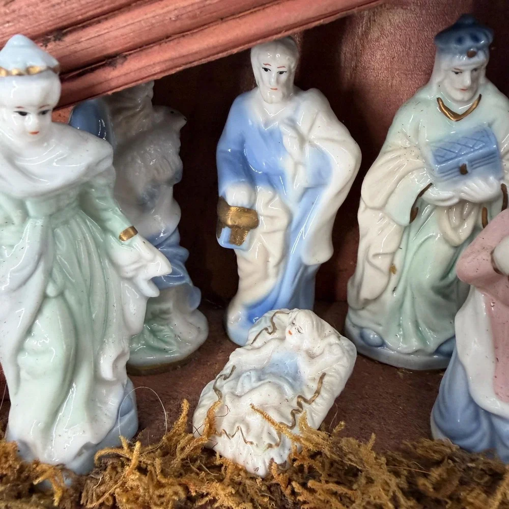 Pastel Porcelain Nativity Scene Wooden Stable Christmas Decor Holiday Display